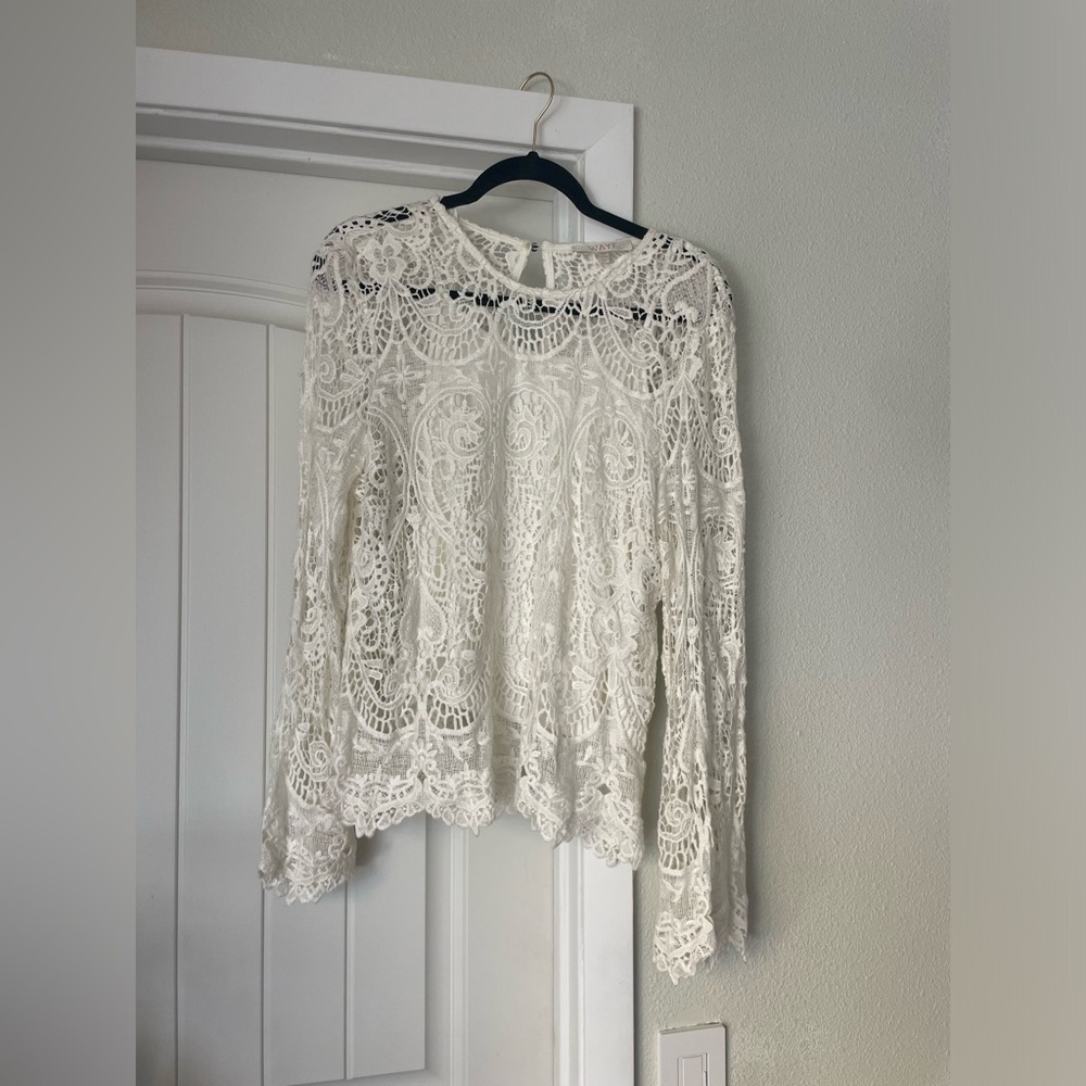 WAYF white crochet long sleeve size medium